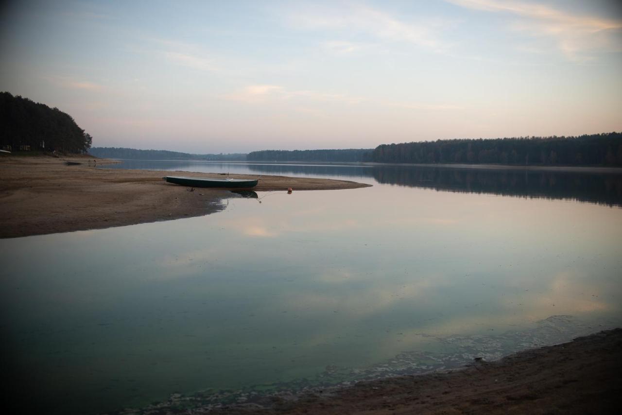 Domek W Lesie Nad Zalewem Chancza Exteriér fotografie